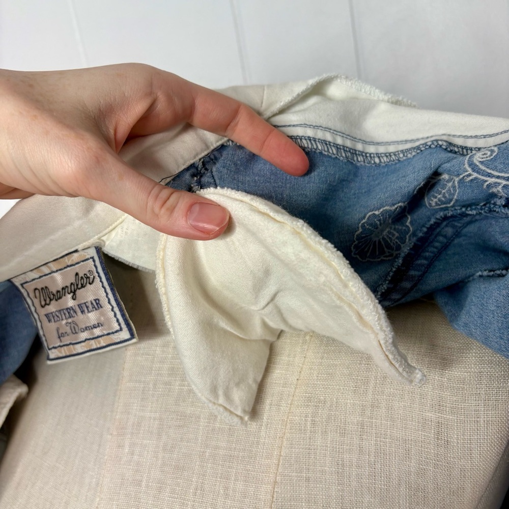 Wrangler Western Wear for Women Embroidered Denim Western Button Down Vintage - Picture 7 of 9